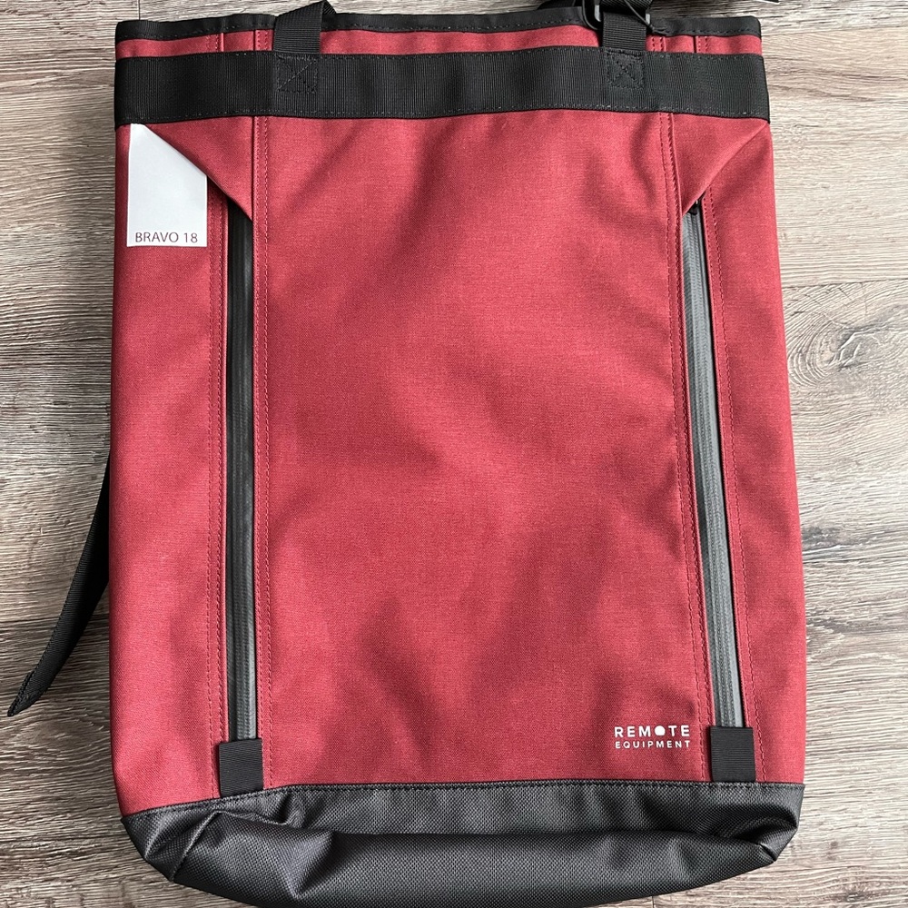 Equipment Bravo 18 Haul tote bag/Red Backpack